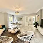 Center - Eaw Homes Appartement