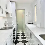 Center - Eaw Homes *