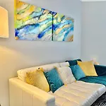 Center - Eaw Homes Apartment