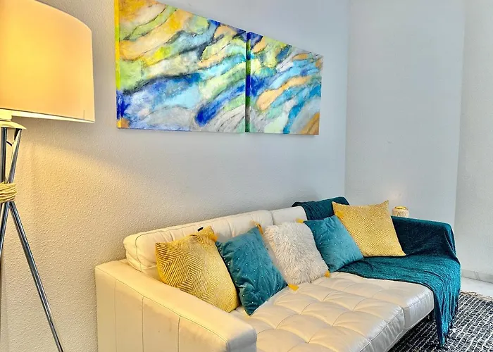 Center - Eaw Homes Apartment
