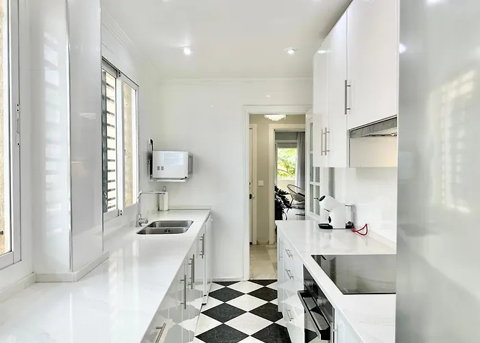 Apartment Center - Eaw Homes Marbella