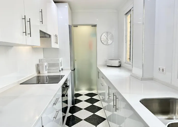 Center - Eaw Homes *
